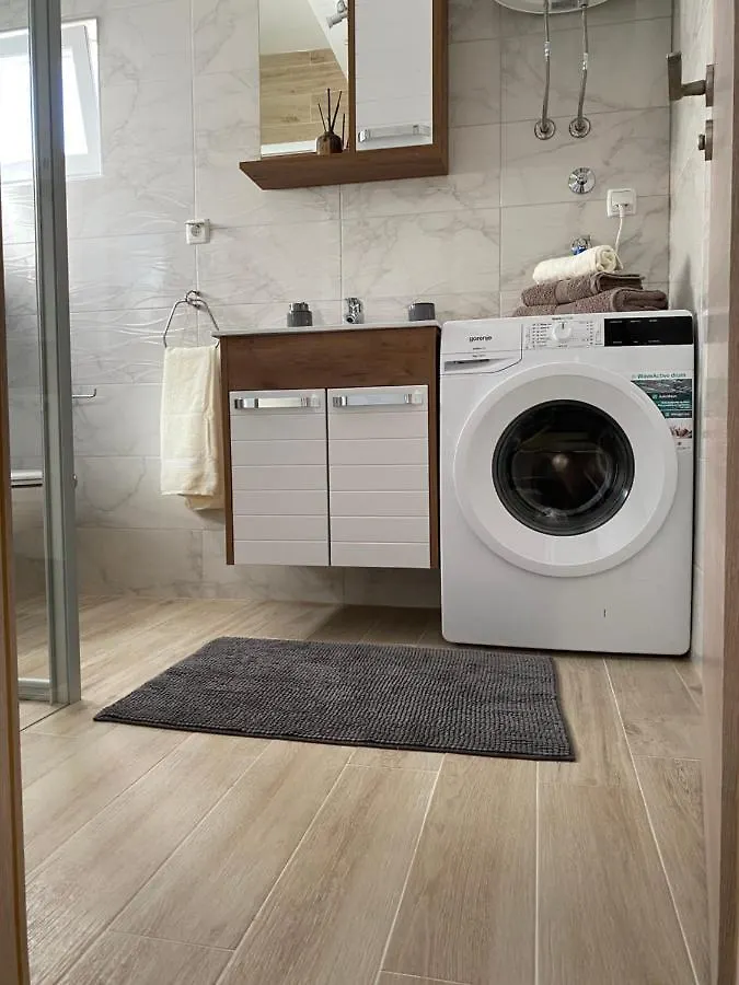 Apartmani Mia Kali 0*,