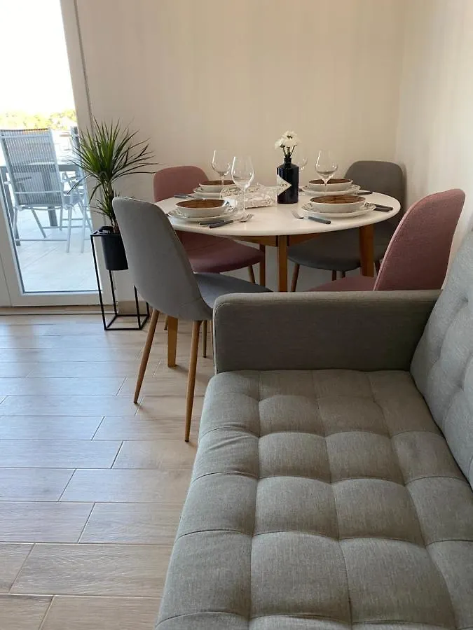 Apartmani Mia Kali 0*,